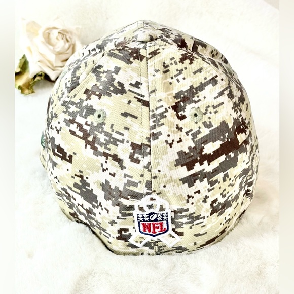 New with tags GREEN BAY PACKERS OFFICIAL NFL HAT CREAM & GREEN CAMO  w/logo - Picture 6 of 6